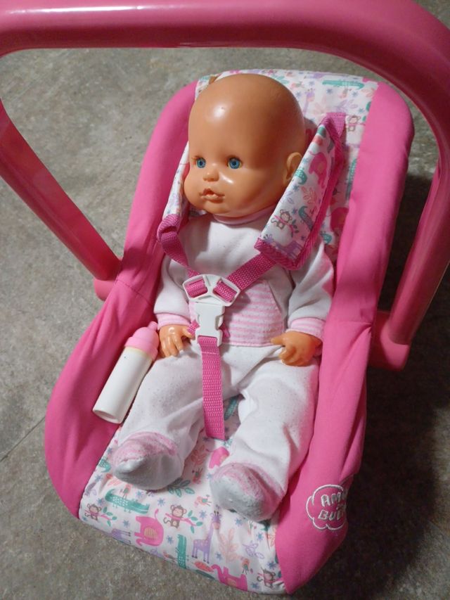 Muñeca nenuco con portabebes