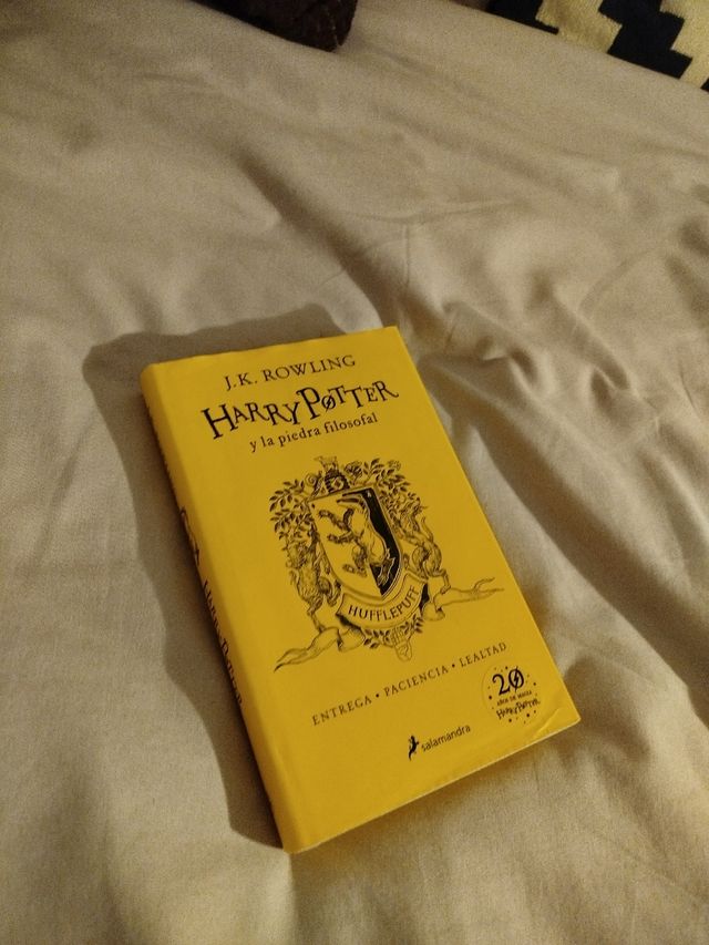 Harry Potter y la piedra filosofal (20 Aniv. Hufflepuff) / Harry Potter and the Sorcerer's Stone (Hufflepuff) (Spanish Edition)