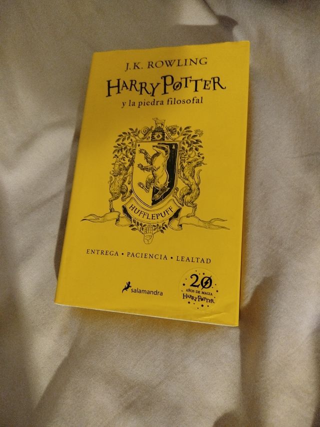 Harry Potter y la piedra filosofal (20 Aniv. Hufflepuff) / Harry Potter and the Sorcerer's Stone (Hufflepuff) (Spanish Edition)