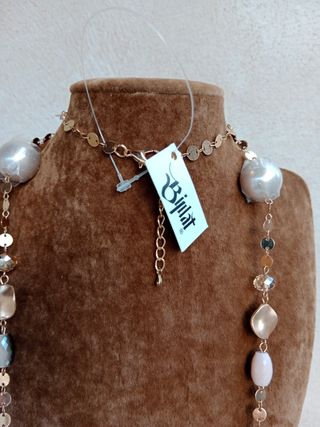  Collar Largo con Perlas y Abalorios 