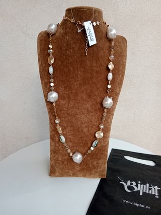  Collar Largo con Perlas y Abalorios 