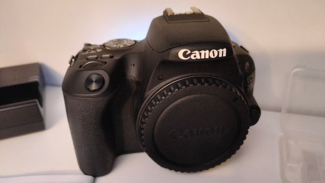 Canon 200D + 512GB Regalo