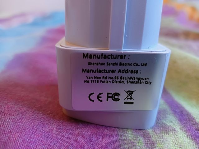 Enchufe multifunción+adaptador universal