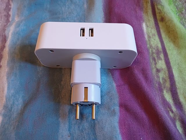 Enchufe multifunción+adaptador universal