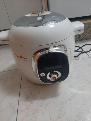 MOULINEX ROBOT.