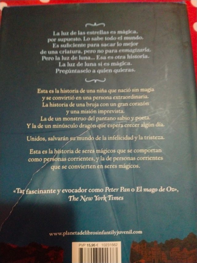 La niña que bebió luz de luna