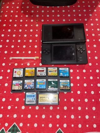 Nintendo ds lite con lotto di 12 giochi/app 