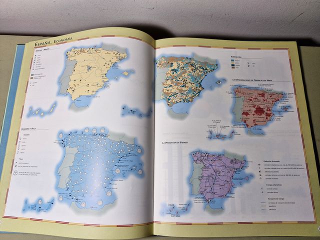 ATLAS ESCOLAR UNIVERSAL