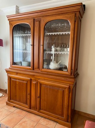 Vitrina aparador de madera maciza de cerezo