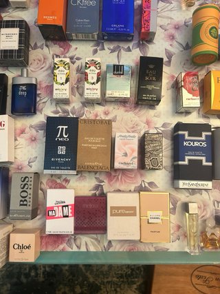 Coleccion 100 miniaturas de perfumes