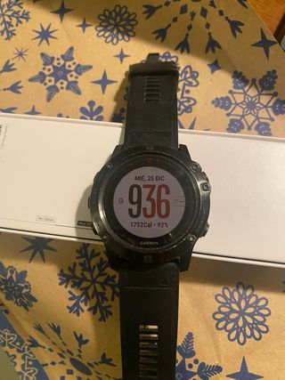 Garmin Fenix 5x con cargador