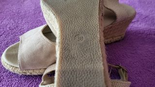 Sandalias de cuña beige