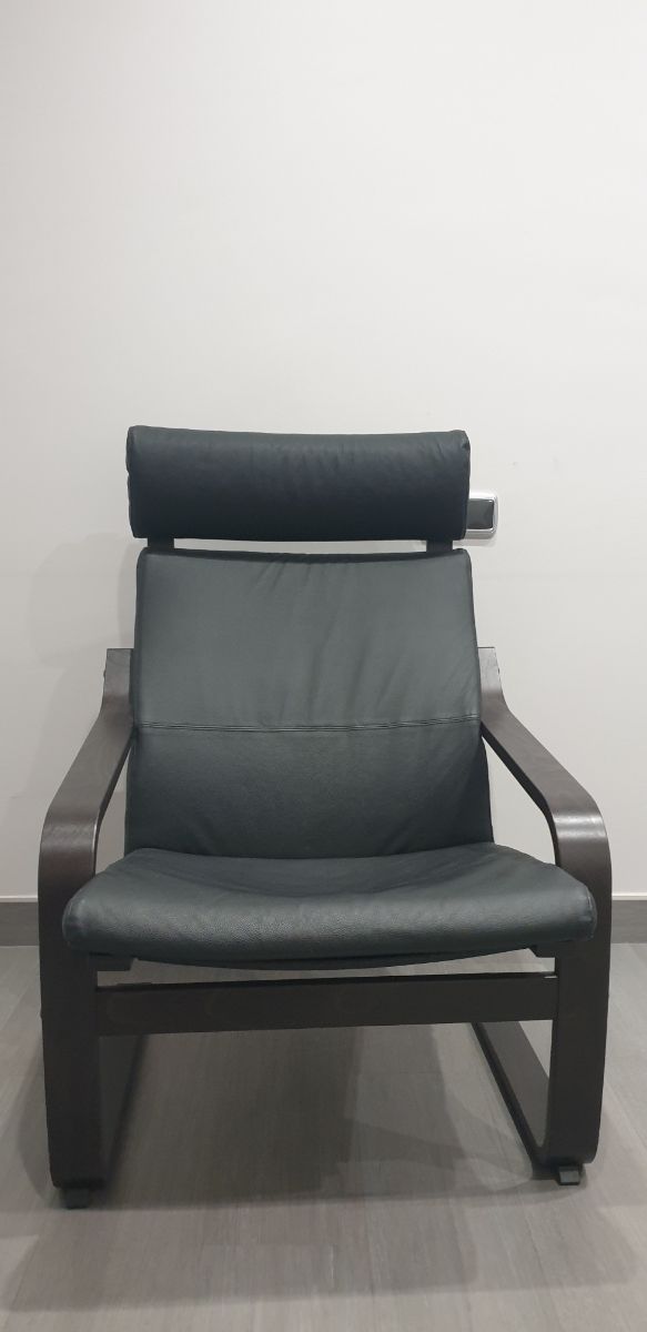 POÄNG de piel negro