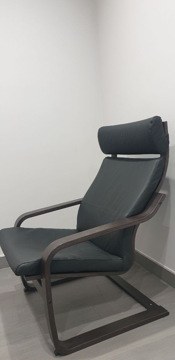 POÄNG de piel negro