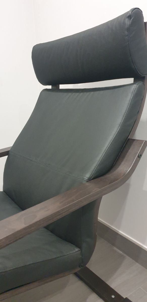 POÄNG de piel negro