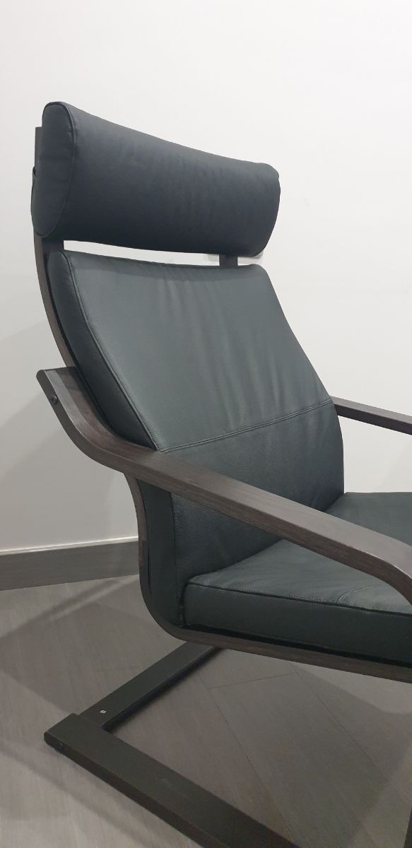 POÄNG de piel negro