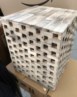 Taburete de madera a cuadros reciclado 