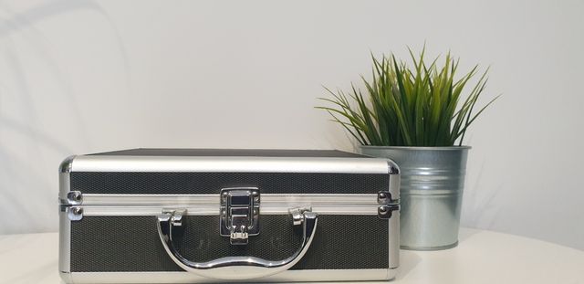 Máquina de cortar el pelo inalámbrica Remington.