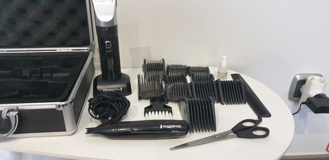 Máquina de cortar el pelo inalámbrica Remington.