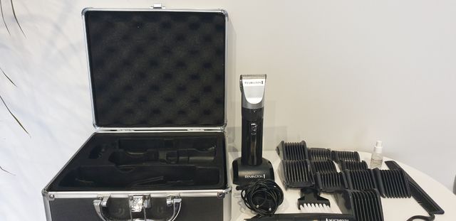 Máquina de cortar el pelo inalámbrica Remington.