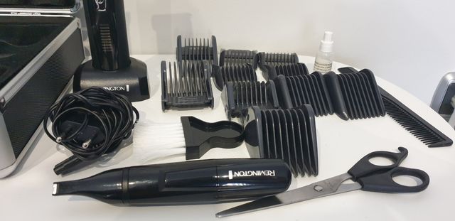 Máquina de cortar el pelo inalámbrica Remington.