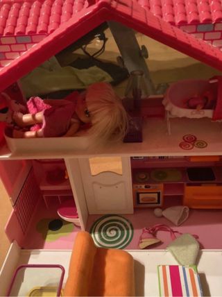 Casa barriguitas con muñeca