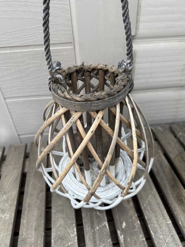 Farol portavelas de mimbre