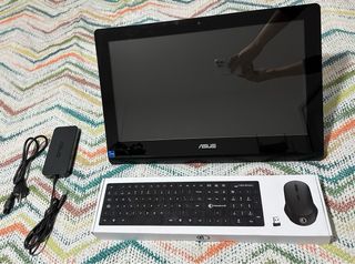 AIO Asus I7 8 GB 500 GB SSD, 1 TB HDD Y W11