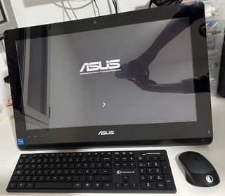 AIO Asus I7 8 GB 500 GB SSD, 1 TB HDD Y W11