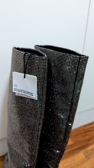 Botas altas de brillantes de Zara