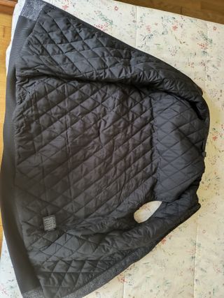 Chaleco de hombre abrigado en perfecto estado