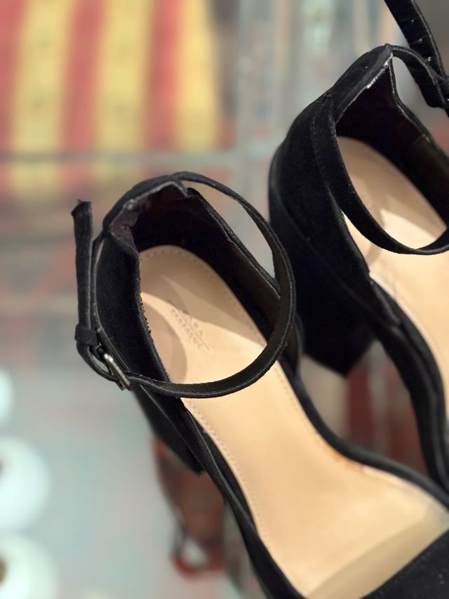 Zapatos tacón cuadrado con pulsera 37