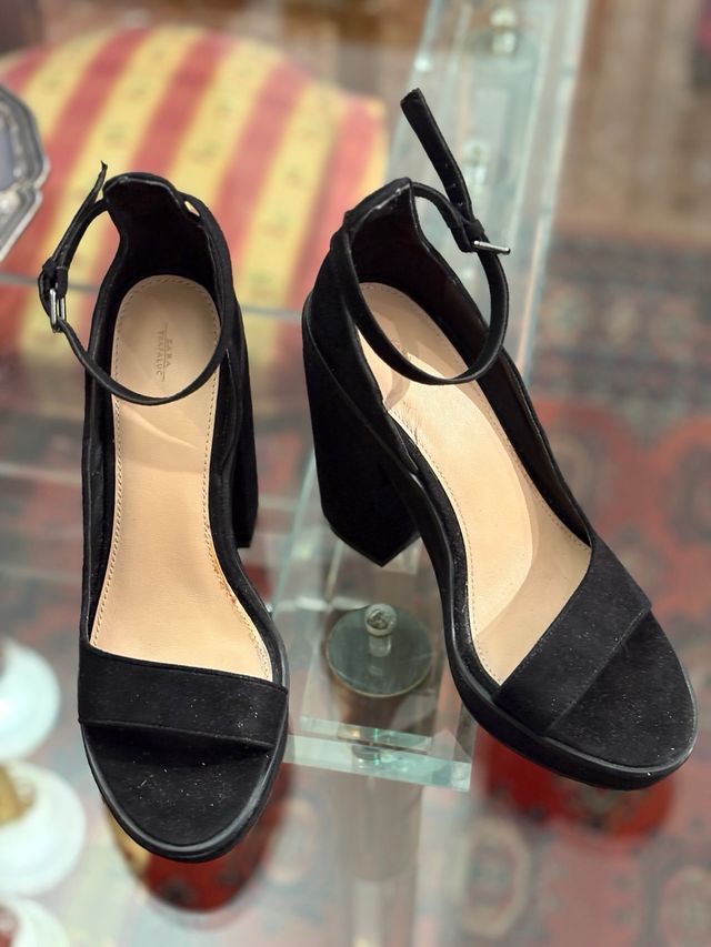 Zapatos tacón cuadrado con pulsera 37