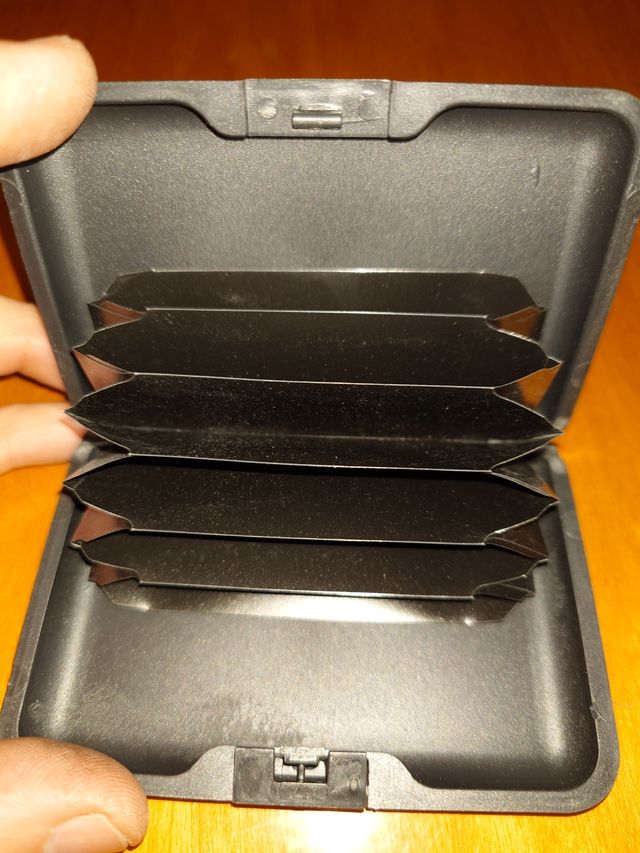 Custodia porta carte