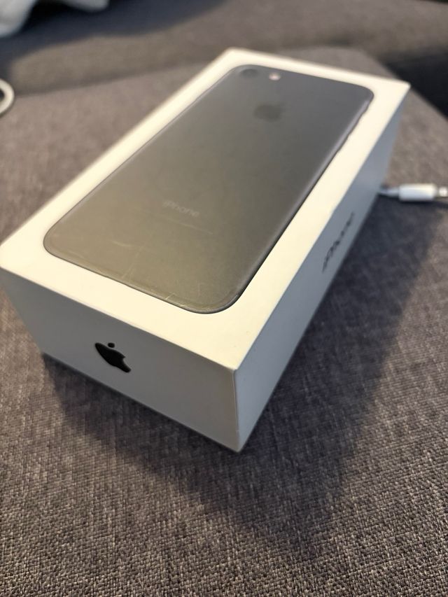 Iphone 7 128 gB color negro