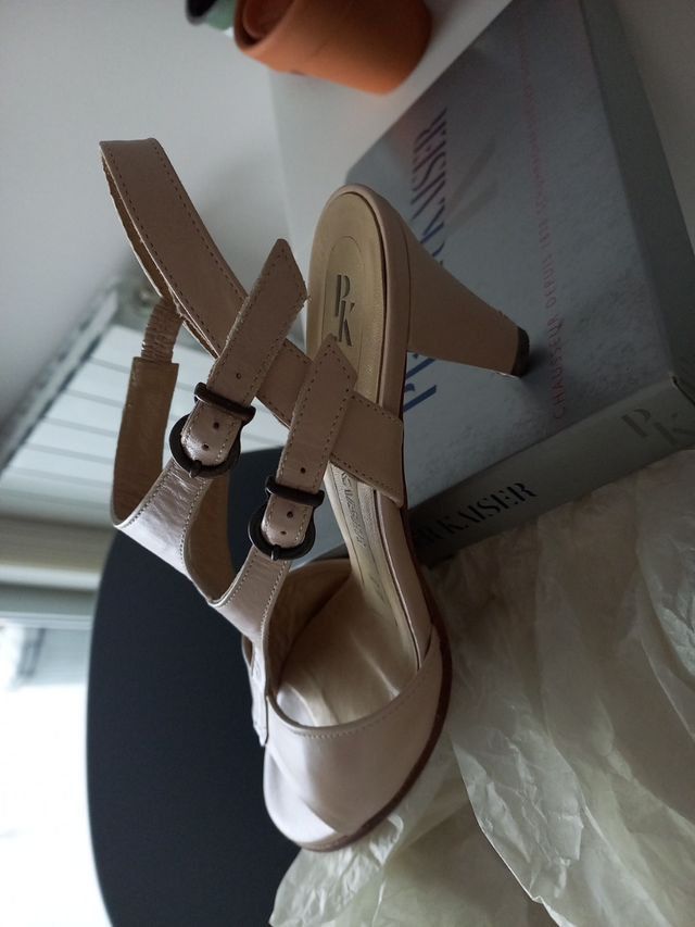Sandalias piel beig/nude. Peter Kaiser. T. 37