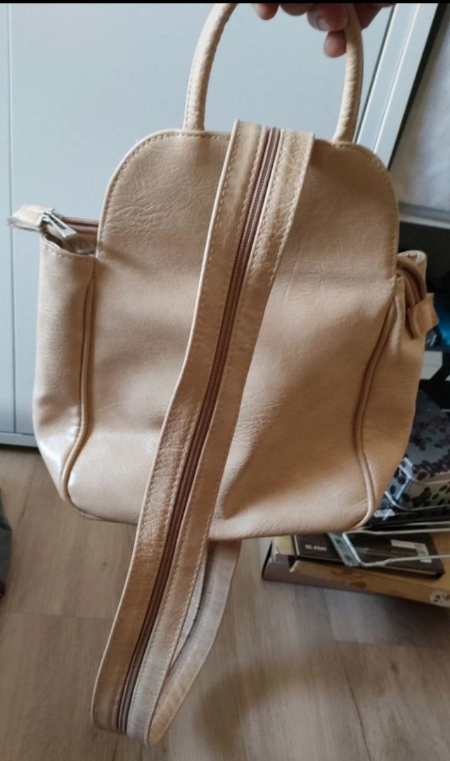 Mochila de piel hecha en España