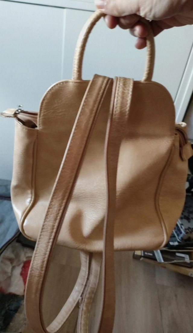 Mochila de piel hecha en España