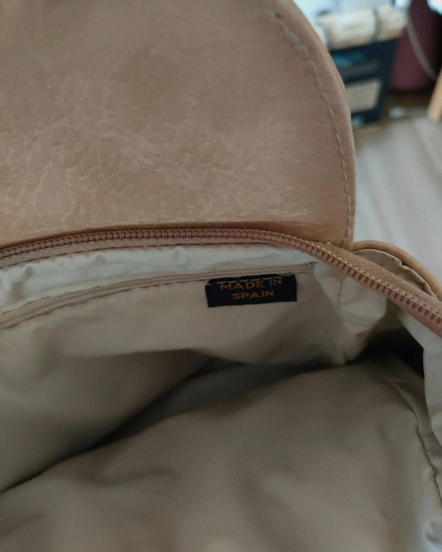 Mochila de piel hecha en España