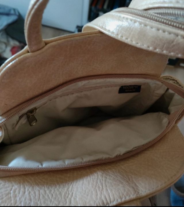 Mochila de piel hecha en España