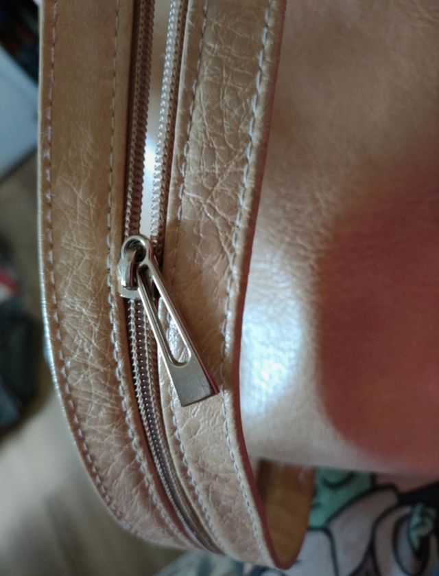 Mochila de piel hecha en España