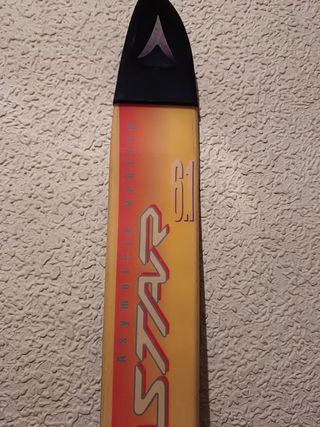 Tablas de esquiar con fijaciones 