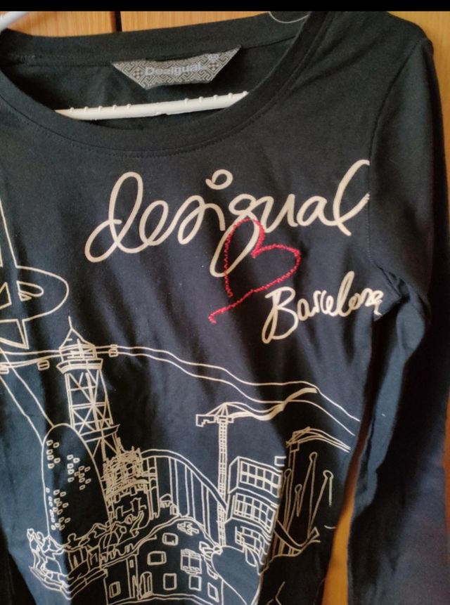 Camiseta manga larga.Desigual. Nueva.