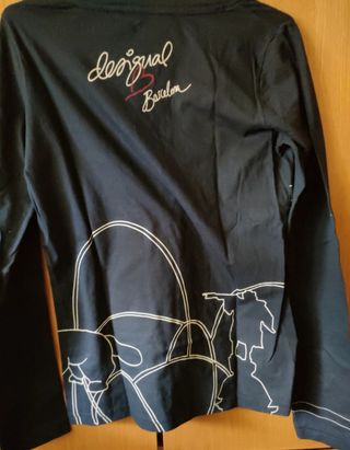 Camiseta manga larga.Desigual. Nueva.