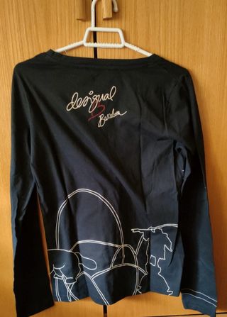 Camiseta manga larga.Desigual. Nueva.