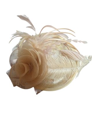 Tocado pelo invitada boda