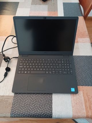 Computer portatile Dell Inspiron 3501, core i3 RAM 16 GB, SSD