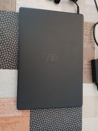 Computer portatile Dell Inspiron 3501, core i3 RAM 16 GB, SSD
