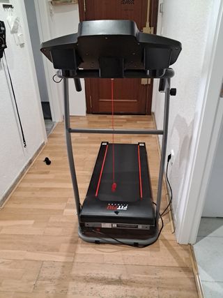 Cinta de correr y andar plegable.