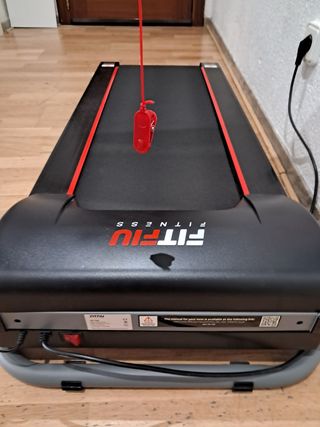 Cinta de correr y andar plegable.